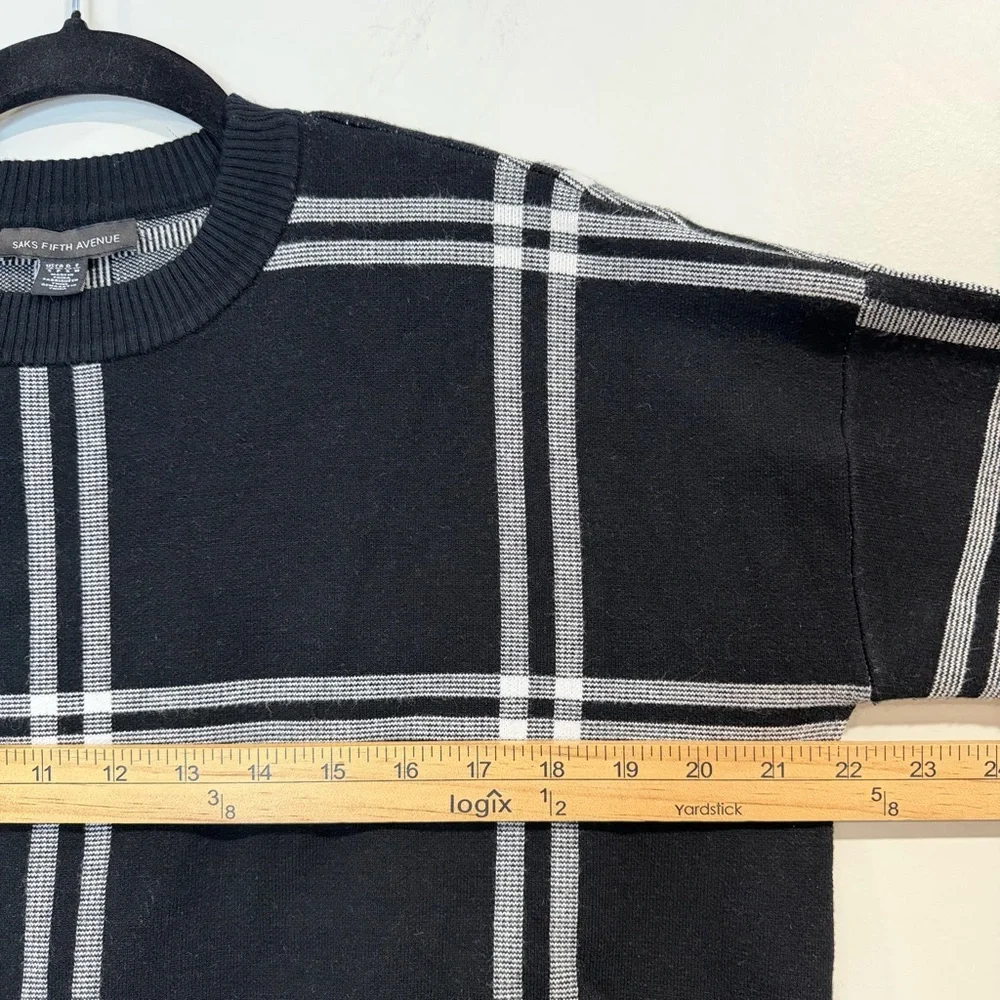 SAKS FIFTH AVENUE Women's Black/White Plaid Split Hem Sweater Size S - Picture 6 of 7